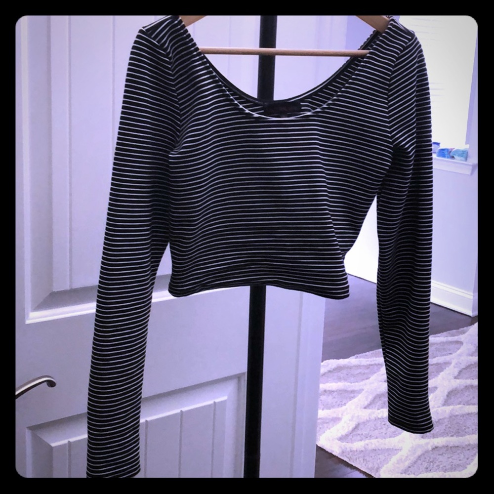 Long sleeve stripped crop